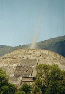 aztecka-pyramida.jpg
